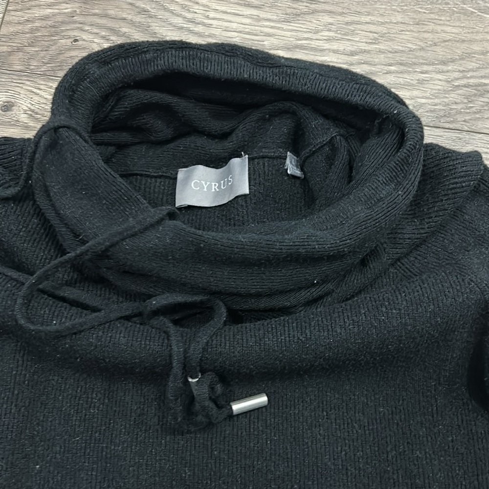 Cyrus Turtle Neck Knit - Picture 2 of 2